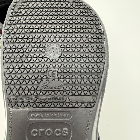 Womens Size 10 Crocs Colorful Day of the Dead Sugar Skull Clogs Black Background - Picture 7 of 8